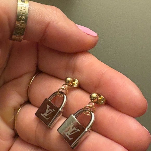 LV silver and gold Earrings - Picture 4 of 7